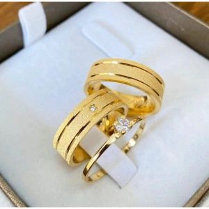 Alianças de Casamento 6mm | Modelo Luany | Todo Diamantado | Feminina com Pedra Central de Zircônia
