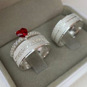 Alianças de Namoro em Prata 950 8mm | Modelo Duda | Diamantado com 2 Frisos e Lateral Baixa | Anatômico
