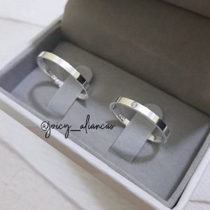 Alianças de Namoro Finas em Prata 950 3mm | Modelo Virgínia | Reto Semi Anatômico | Feminina com Pedra de Zircônia Central