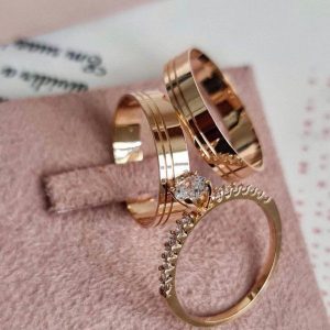 Alianças de Casamento 6mm | Modelo Cinthia | Com 2 Frisos Laterais