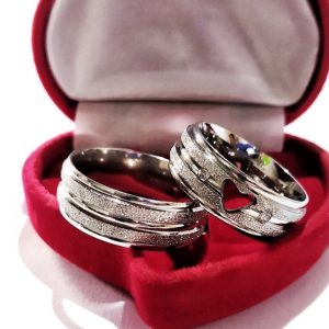 Alianças De Namoro 8mm Coração E Diamantado