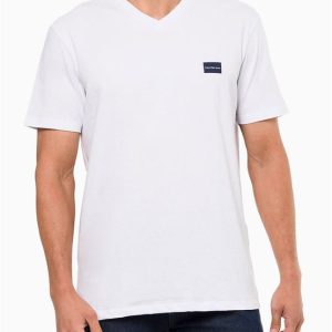 Camiseta Masculina Gola v Básica Logo No Peito Calvin Klein Jeans – Branco Camiseta Masculina Gola v Básica Logo No Peito Calvin Klein Jeans Branco