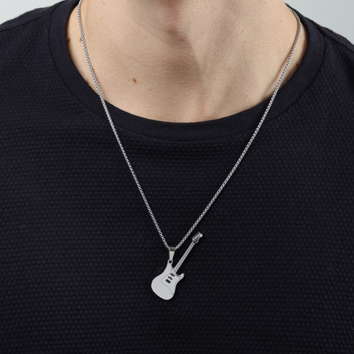 Colar Masculino Guitarra em Aço Inox