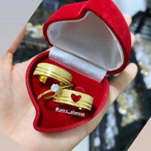 Par De Alianças Aço Cirúrgico Banhado A Ouro 18k – 8mm Diamantado MOD 0478