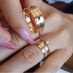 Alianças de Casamento 8mm | Modelo Rayssa | Semi Anatômicas | Feminina com 15 Pedras de Zircônia