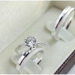 Alianças de Namoro em Prata 950 4mm | Modelo Ayumi | Anatômico | Liso com 1 Friso Lateral Diamantado
